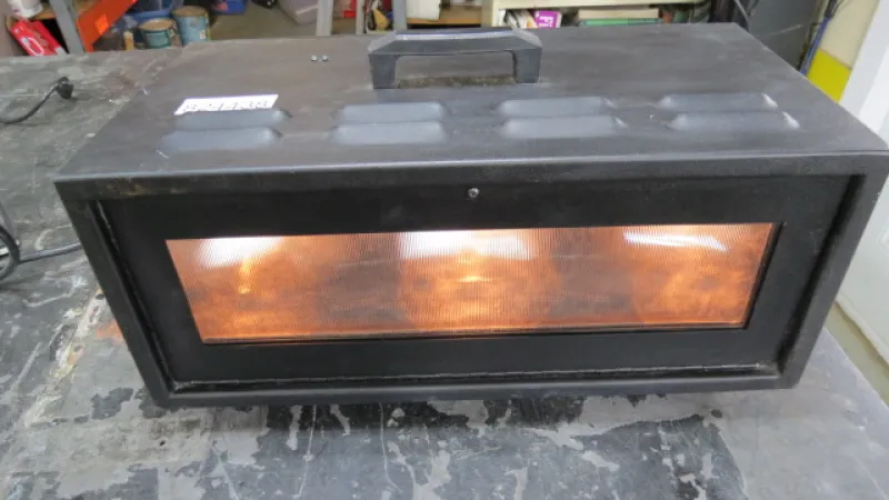 Landsco Doyle Light - Model G / GA   Used for on-machine inspection or mounted on an inspection table for off-machine inspection. Size of the surface to be inspected can be from 42″-48″ wide by 200″ deep. Controls for dimming and on/off operation are located on the back of the cabinet. Model GA includes a remote control with a 12′ cable for dimming and on/off operation